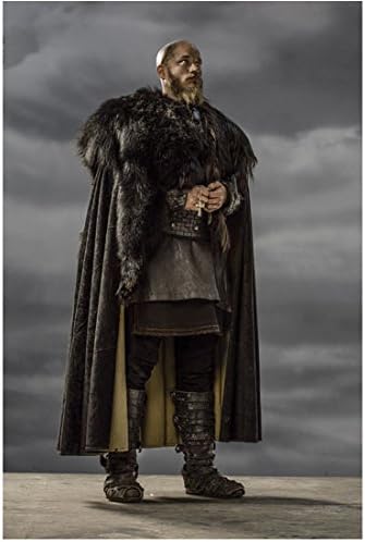 Vikingek Travis Fimmel, mint Ragnar Állandó Köpenyt Visel, Kezében Kereszt, 8 x 10 Fotó